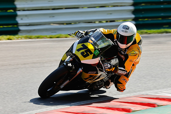 IH_NG_Cadwell Park_110425_007640
