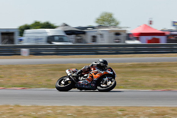 IH_NG_Snetterton_041028