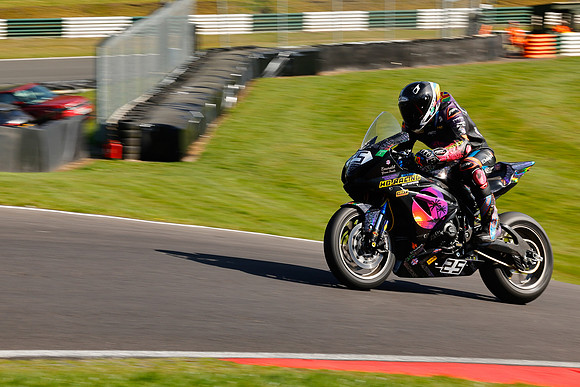IH_NG_Cadwell Park_110425_006080