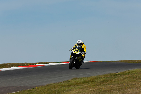 IH_NG_Cadwell Park_110425_005057