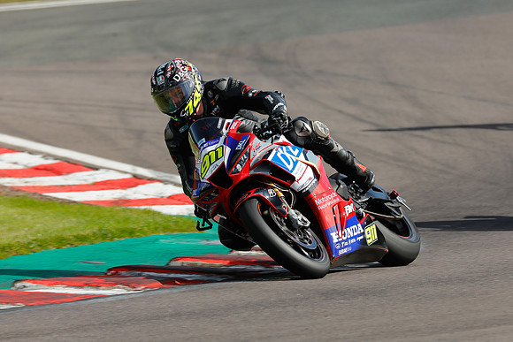 IH_NG_Oulton Park_183859