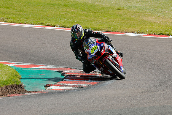 IH_NG_Oulton Park_184571