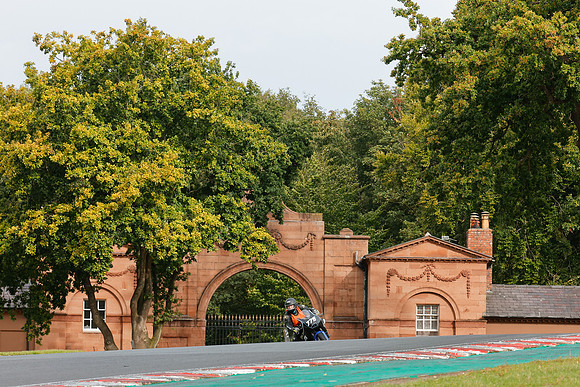 IH_NG_Oulton Park_193905