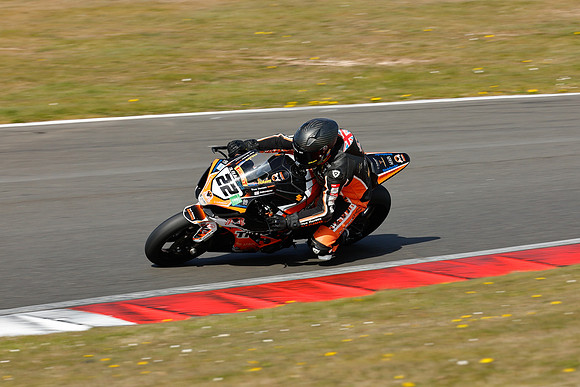 IH_NG_Cadwell Park_110425_004304