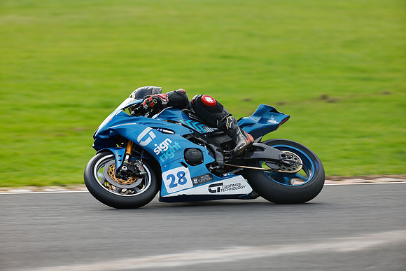IH_NG_Castle Combe_210385
