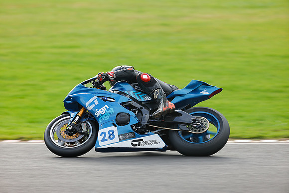 IH_NG_Castle Combe_210386