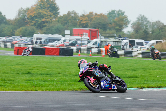 IH_NG_Castle Combe_211151