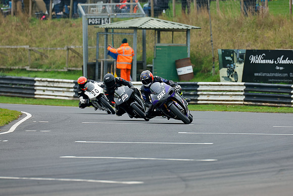 IH_NG_Castle Combe_211400