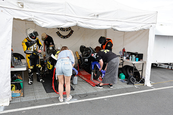 IH_NG_Donington Park_141650
