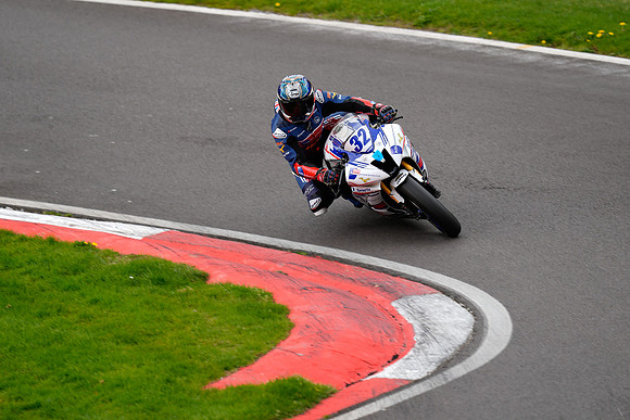 IH_NG_Cadwell Park_05379