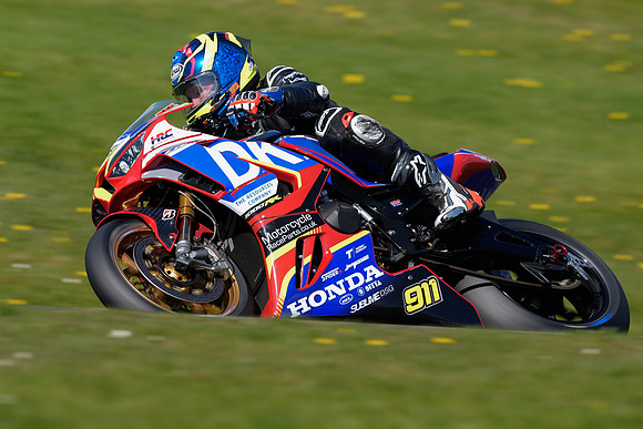 IH_NG_Cadwell Park_07351