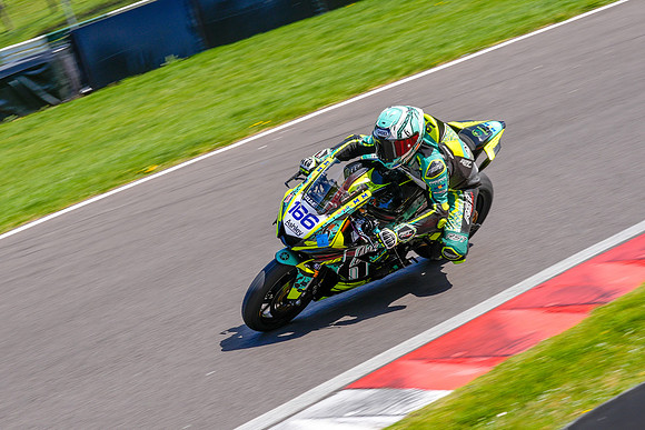 IH_NG_Cadwell Park_08236
