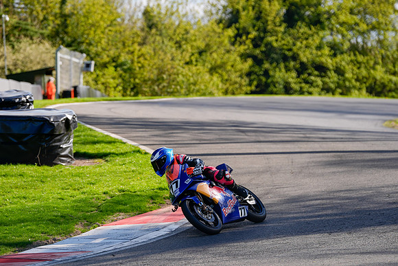 IH_NG_Cadwell Park_10437