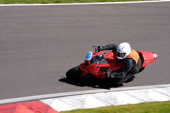 IH_NG_Cadwell Park_08550