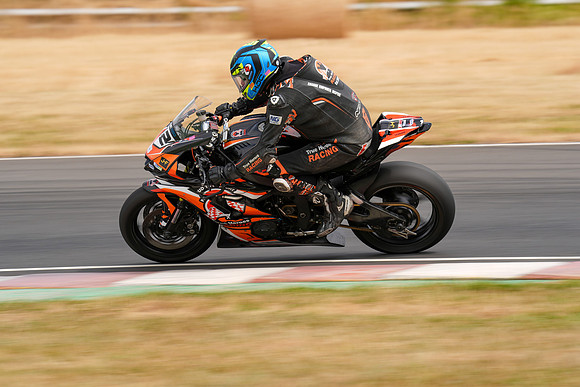 IH_NGRRC_Castle Combe_75230