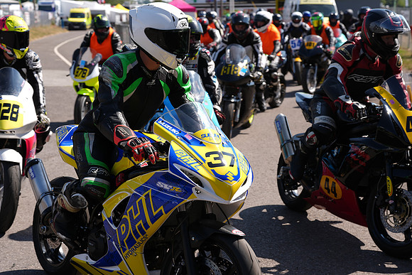IH_NGRRC_Castle Combe_74872