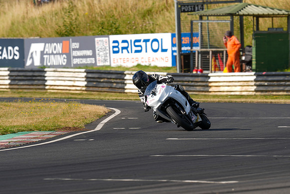 IH_NGRRC_Castle Combe_72914