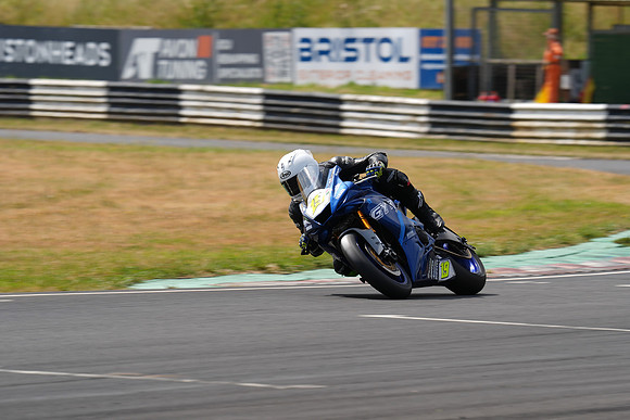 IH_NGRRC_Castle Combe_74534