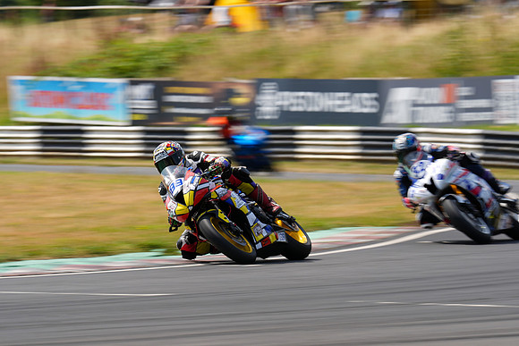 IH_NGRRC_Castle Combe_74215