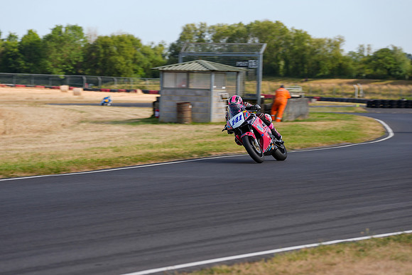 IH_NGRRC_Castle Combe_76672