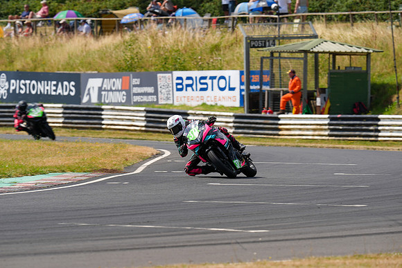 IH_NGRRC_Castle Combe_74037