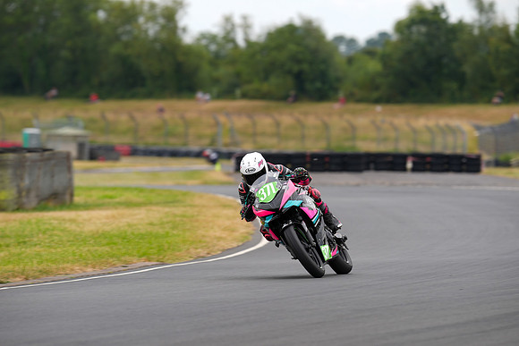 IH_NGRRC_Castle Combe_75487