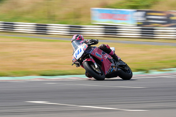 IH_NGRRC_Castle Combe_74010