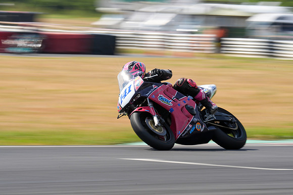 IH_NGRRC_Castle Combe_74014