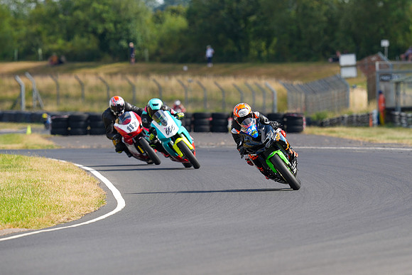 IH_NGRRC_Castle Combe_76080