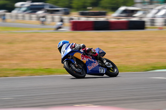 IH_NGRRC_Castle Combe_74345