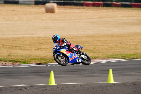 IH_NGRRC_Castle Combe_75965
