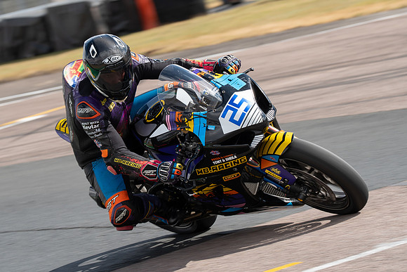 IH_BSB_Thruxton_94307