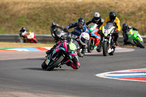 IH_NGRRC_Thruxton_100543