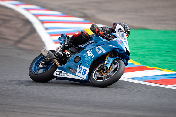 IH_NGRRC_Thruxton_100440