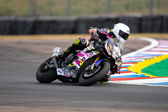IH_NGRRC_Thruxton_100837