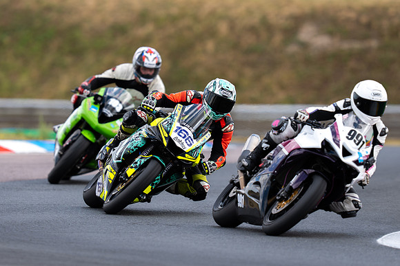IH_NGRRC_Thruxton_100225