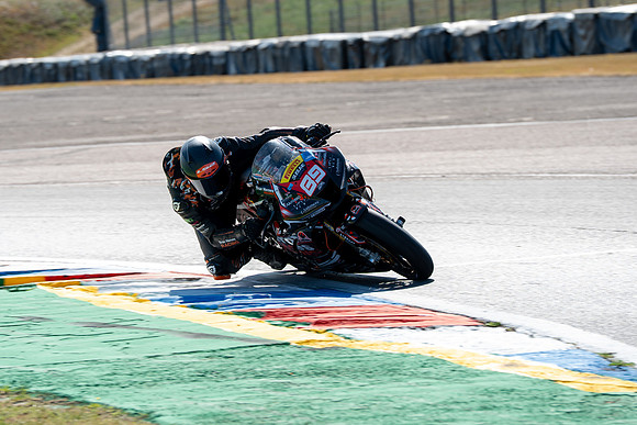 IH_NGRRC_Thruxton_98154