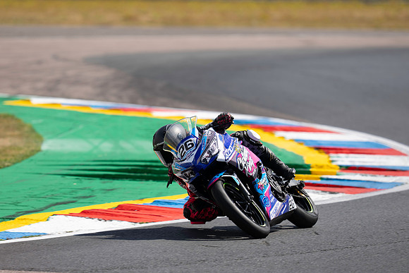 IH_NGRRC_Thruxton_101235