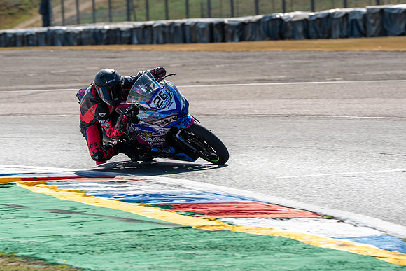 IH_NGRRC_Thruxton_98234