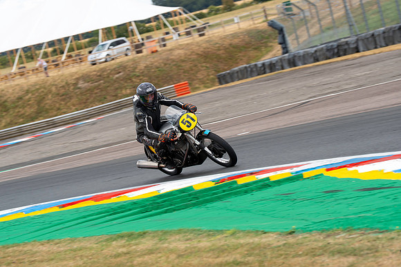 IH_BSB_Thruxton_94106