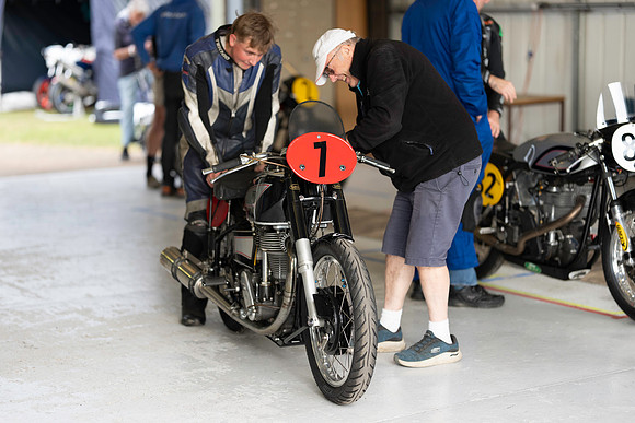 IH_NGRRC_Thruxton_97927