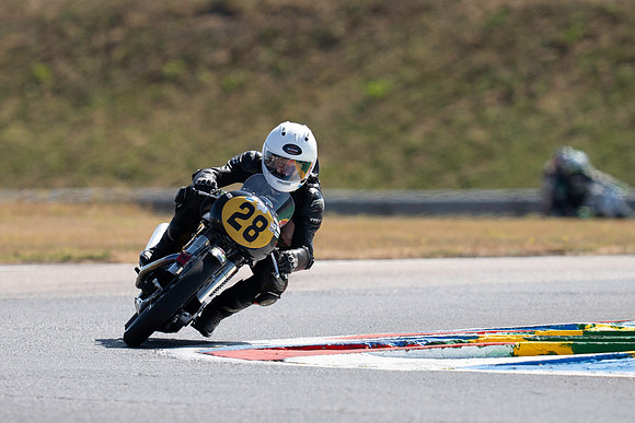 IH_NGRRC_Thruxton_99234