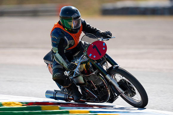 IH_NGRRC_Thruxton_99296