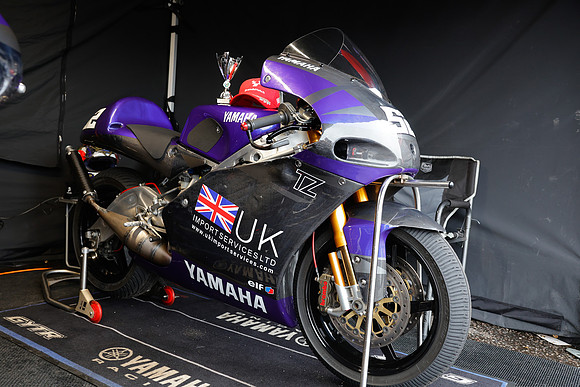 IH_NG_Brands Hatch Indy_120801