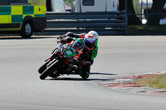 IH_NG_Snetterton_040666