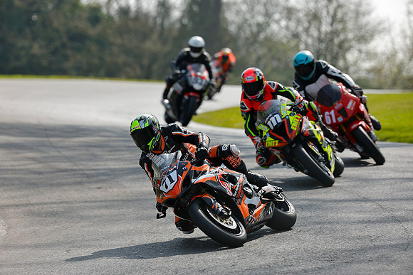 IH_NG_Cadwell Park_120425_010557