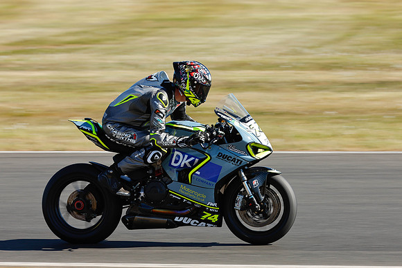 IH_NG_Snetterton_039810