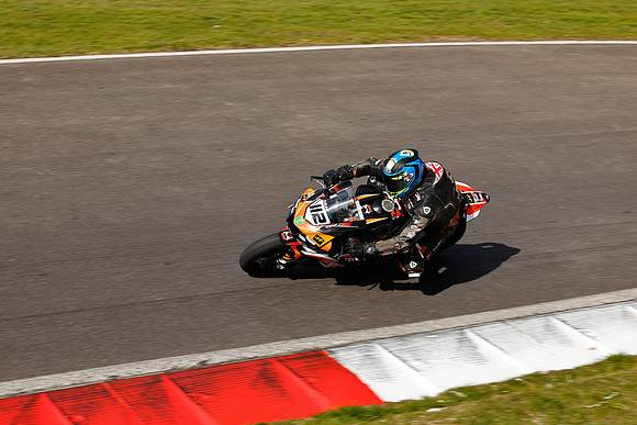 IH_NG_Cadwell Park_110425_001938