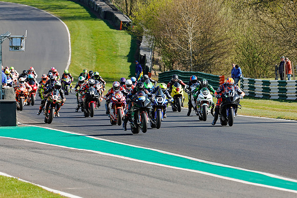 IH_NG_Cadwell Park_130425_012739