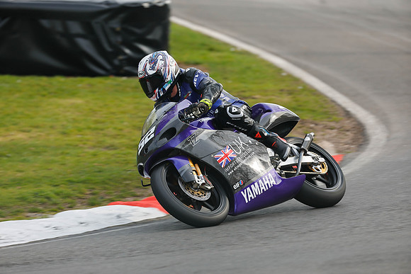 IH_NG_Cadwell Park_120425_011450
